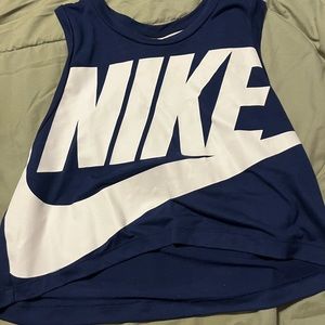 nike cropped top